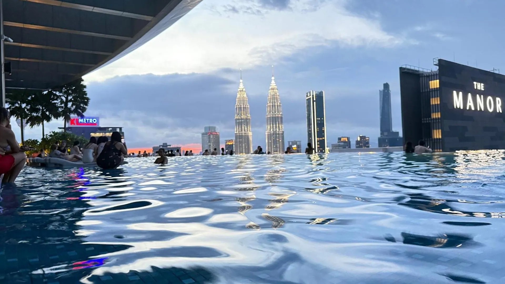 הקונטקטים של Eaton Residences Klcc By Arban